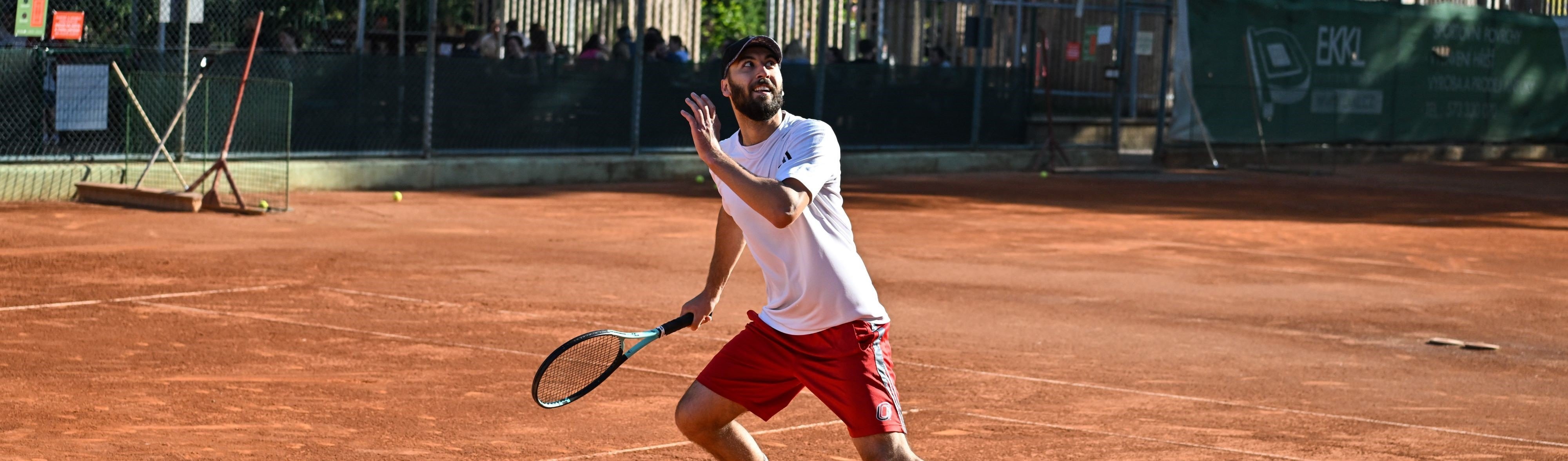 Závodní tenis