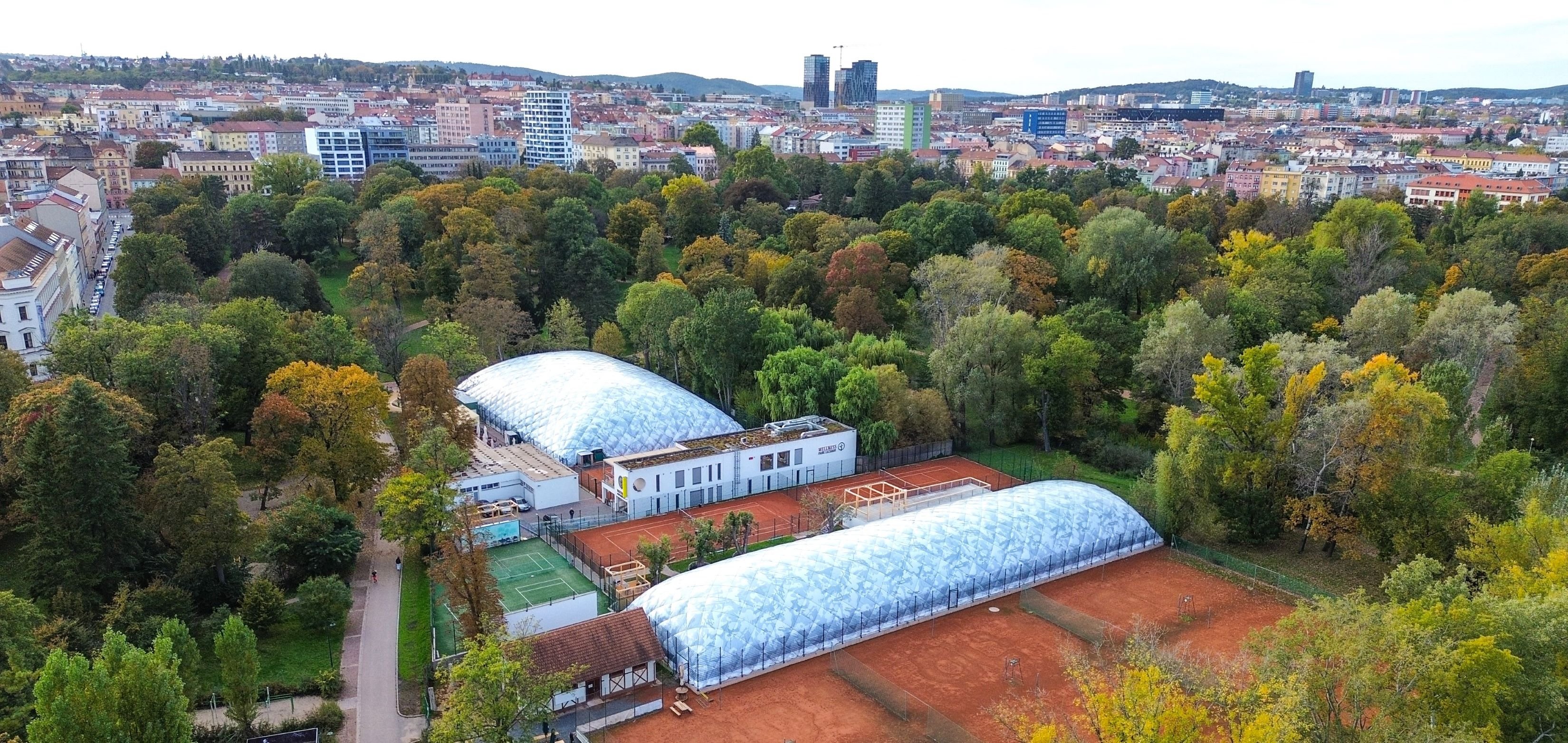 14.10. startujeme zimní sezonu ve dvou přetlakových halách na celkem 5 antukových kurtech